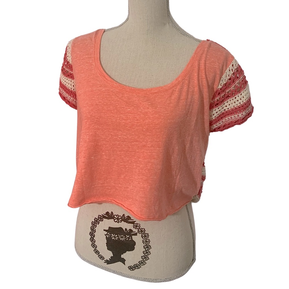 💰SOLD💰💵 Free People Crop Top w/ Crochet Detail